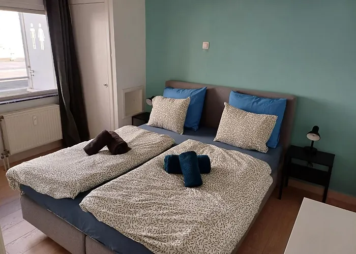 2 Slaapkamer Vlak Aan Zee * Oostende