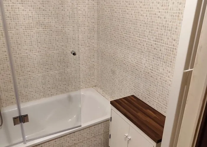 2 Slaapkamer Vlak Aan Zee * Oostende